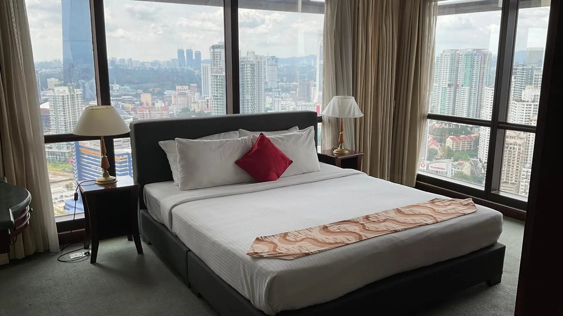 아파트 Regal Service Suite At Times Square, 쿠알라룸푸르