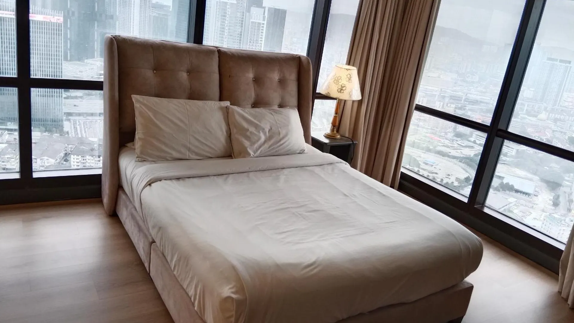 아파트 Regal Service Suite At Times Square, 쿠알라룸푸르